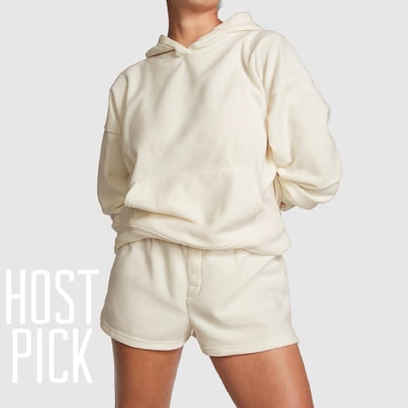 PINK Victoria's Secret Other - PINK Fleece Pajama Set